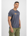 Alpha Industries Alpha Label T je štýlové pánske tričko s hrudnou potlačou v kombinácií zlatá a biela farba.