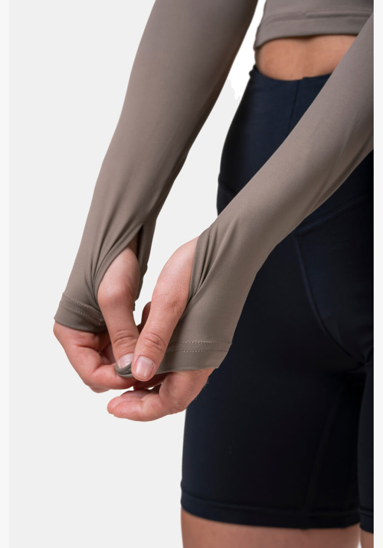 NEBBIA Sporty HERO crop top with long...