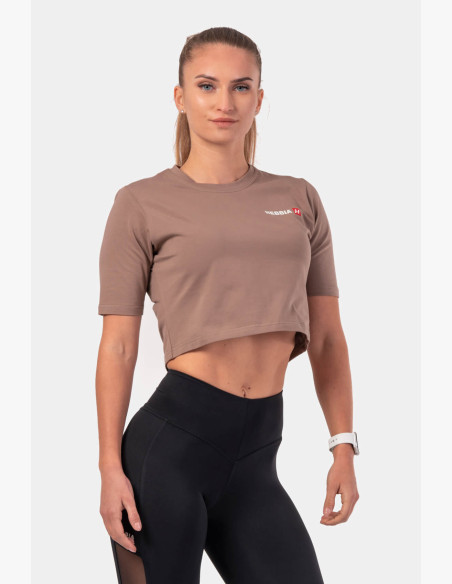 NEBBIA Minimalist Logo NEBBIA Crop T-shirt brown
