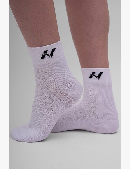 NEBBIA "HI-TECH" N-pattern crew socks white