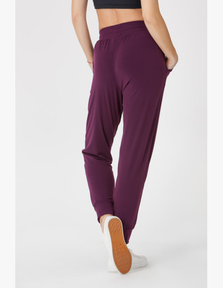 GoldBee Joggers BeSweet Wine