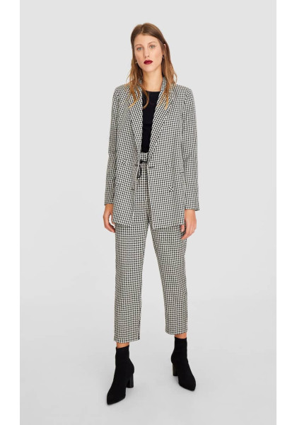 Houndstooth carrot fit trousers Stradivarius