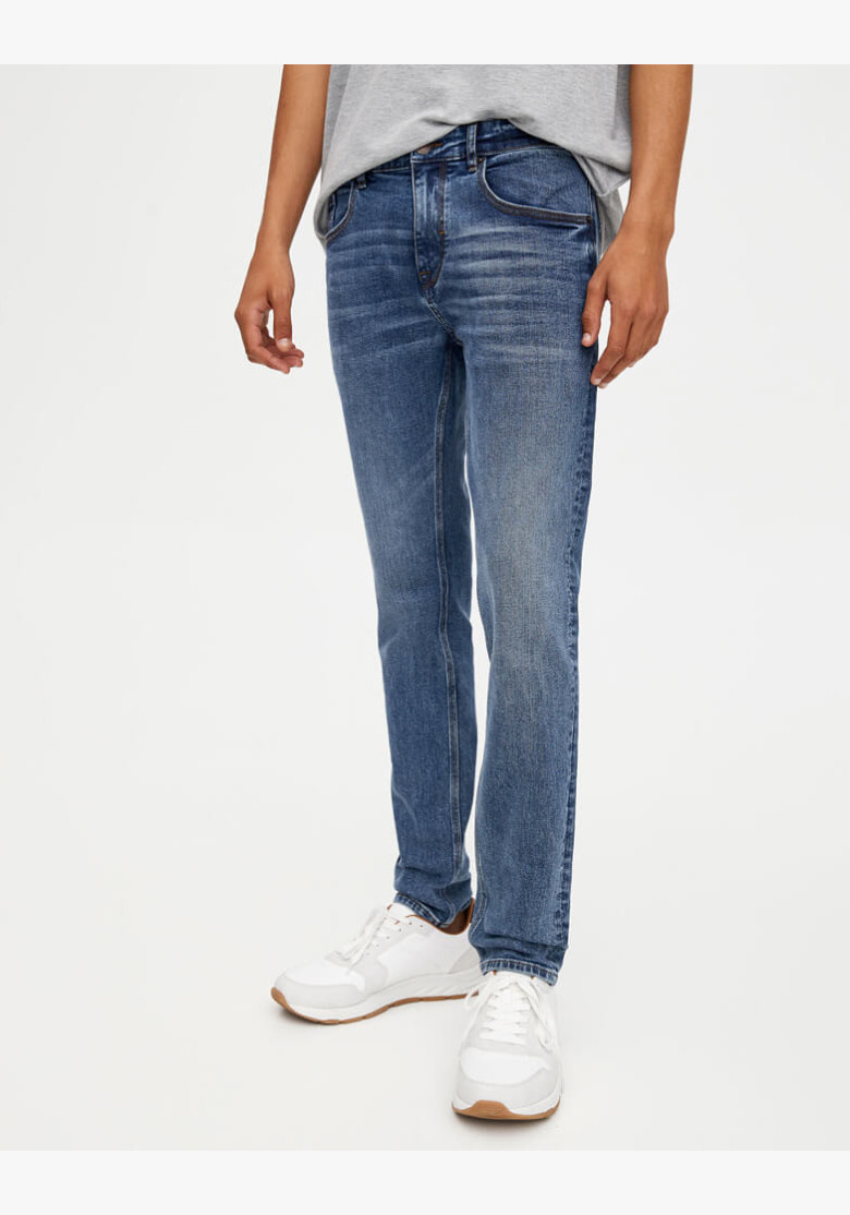 Skinny jeans with a distressed finish Pull & Bear