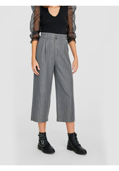 Textured cropped trousers Stradivarius
