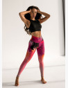 The Tulip leggings feature a beautiful design and functional material adapted to everyday activities. The model is 167 cm tall and size S.