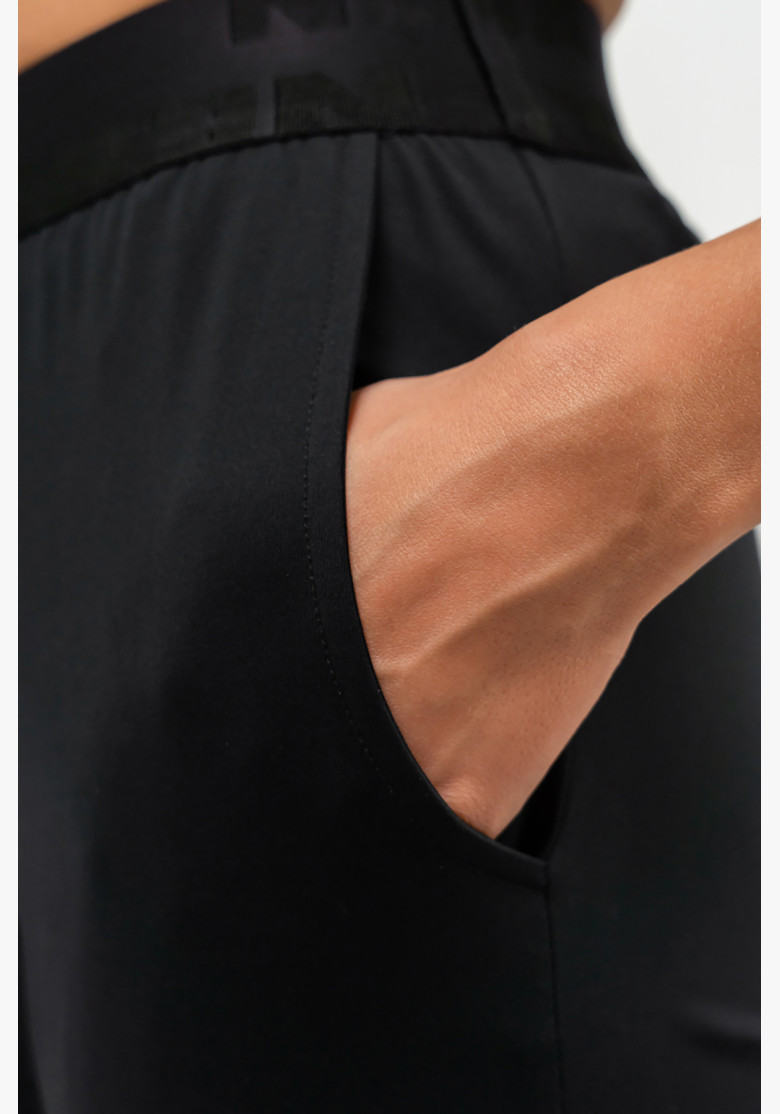 NEBBIA Slim fit leggings with pockets... NEBBIA Slim fit leggings with pockets...