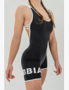 The sporty racer back design with a cut-out back and thin straps ensures complete freedom of movement and prevents your body from overheating even during the most intense workouts.