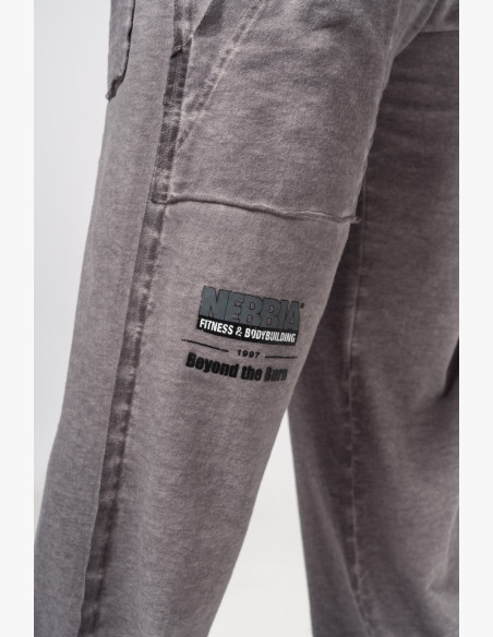 NEBBIA Washed-off tepláky s vreckami NO SHORTCUTS šedé